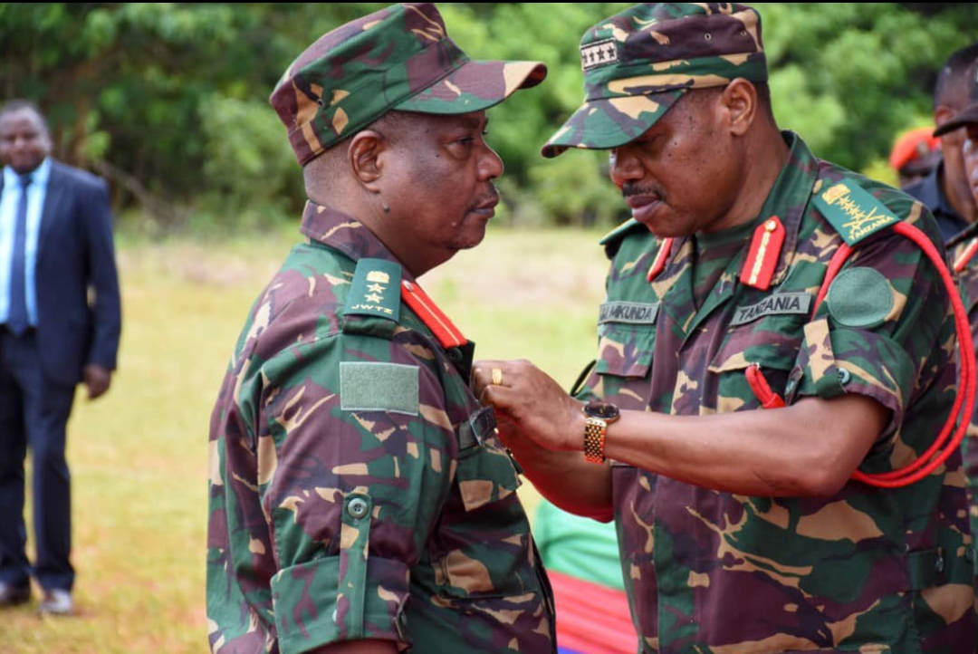 Jenerali Mkunda awapongeza Maafisa na Askari